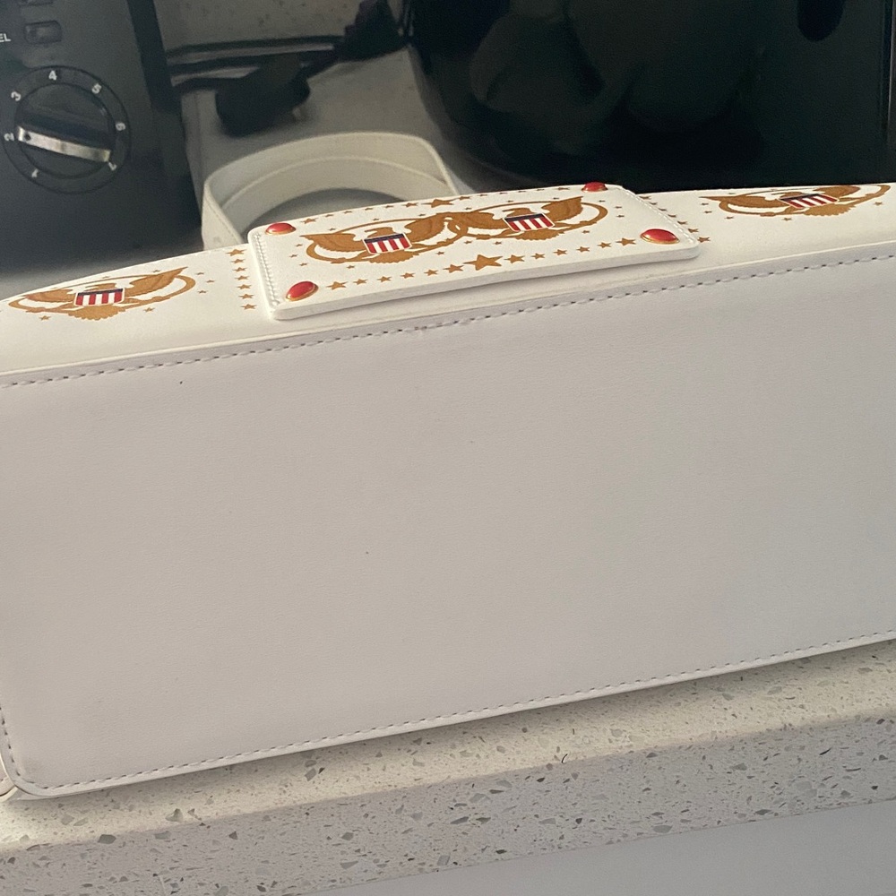 Stylish White Shoulder Bag with Red and Blue Design - Picture 8 of 13